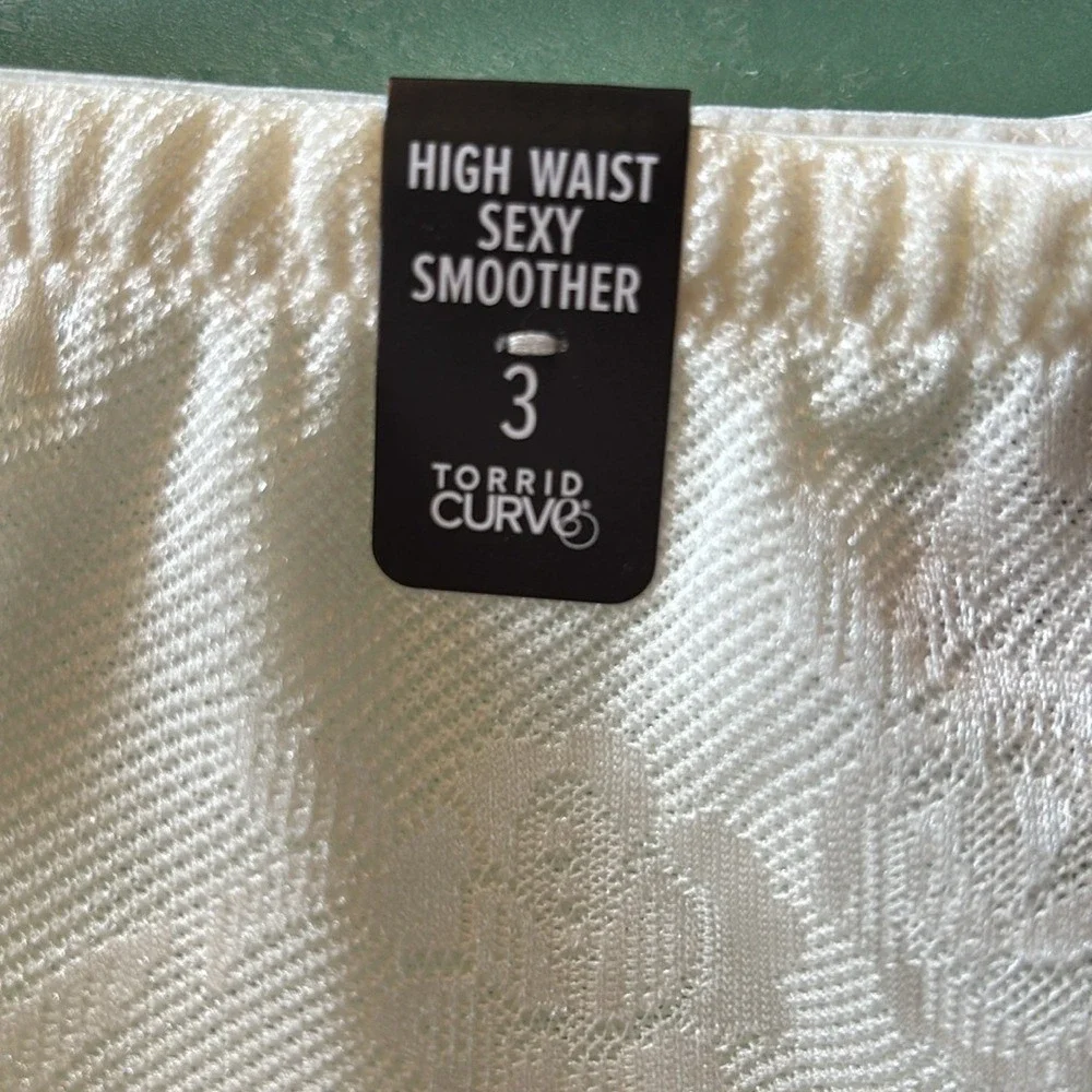 Torrid‎ Curve High Waist Sexy Smoother Shapewear Shorts Stars Size 3 - Picture 3 of 8